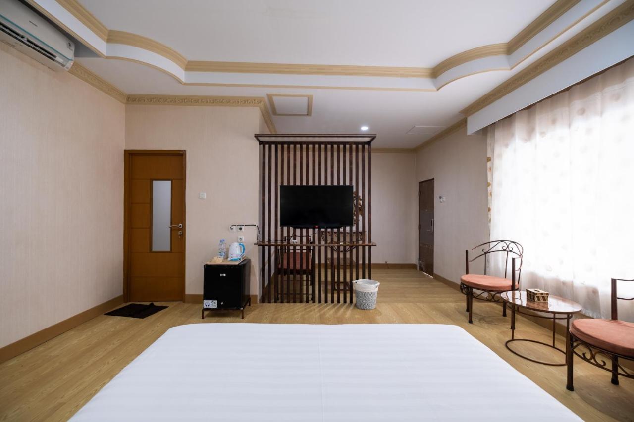 Sartini Inn Jogja Yogyakarta Exterior photo
