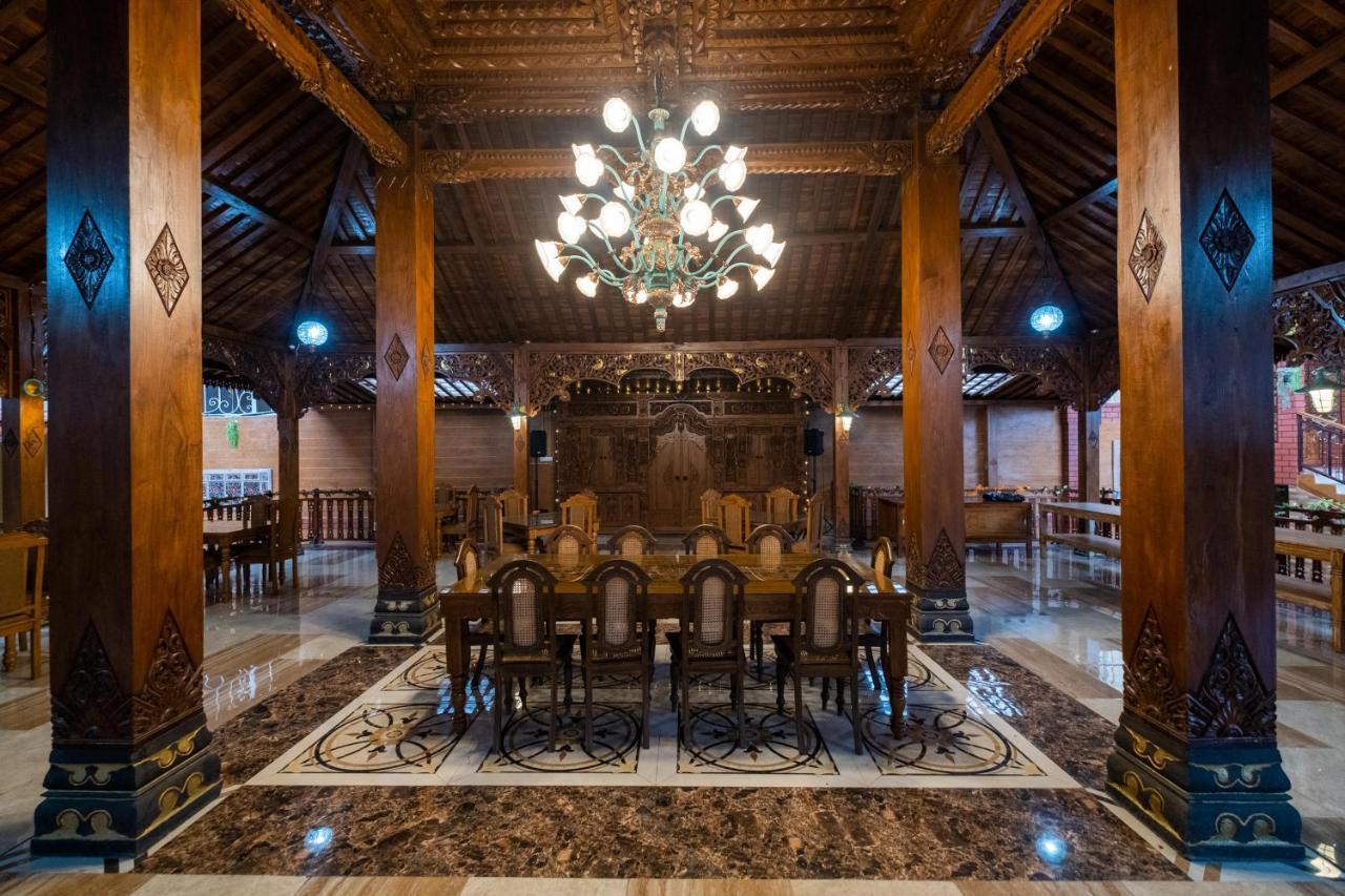Sartini Inn Jogja Yogyakarta Exterior photo