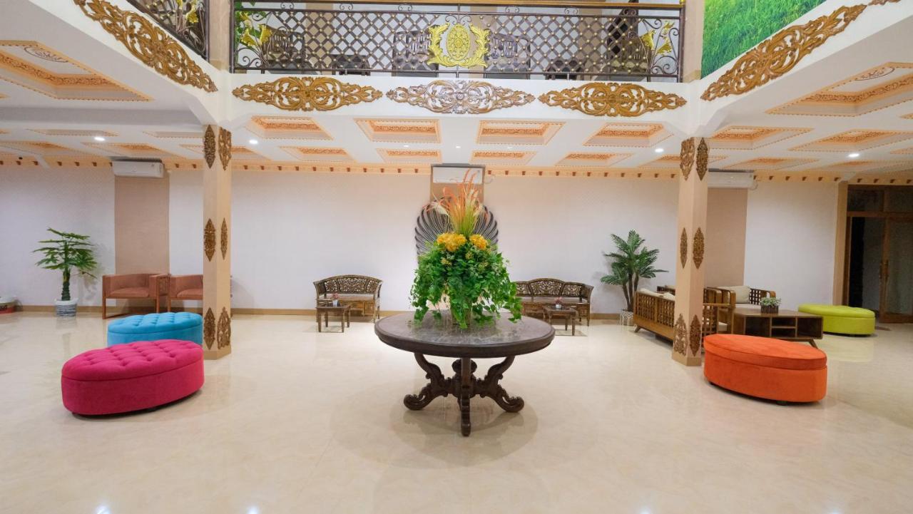 Sartini Inn Jogja Yogyakarta Exterior photo