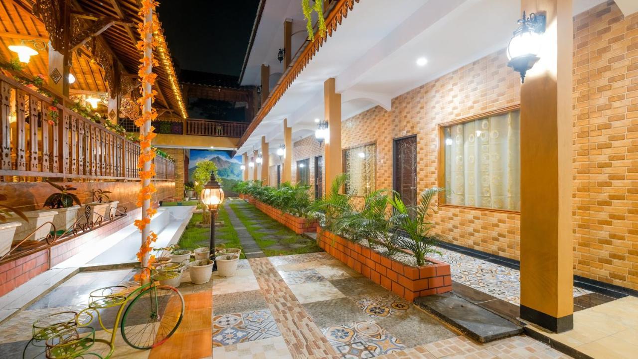 Sartini Inn Jogja Yogyakarta Exterior photo