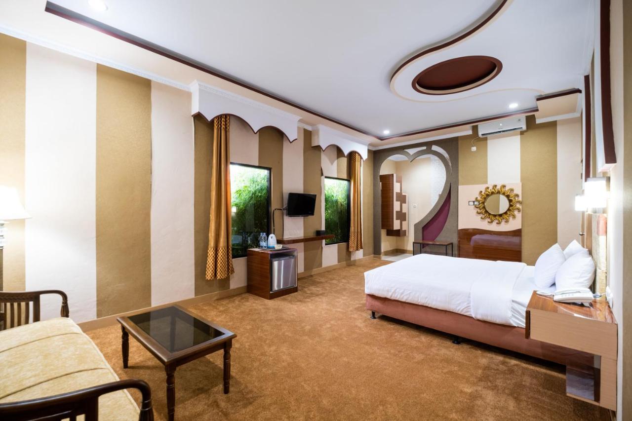 Sartini Inn Jogja Yogyakarta Exterior photo