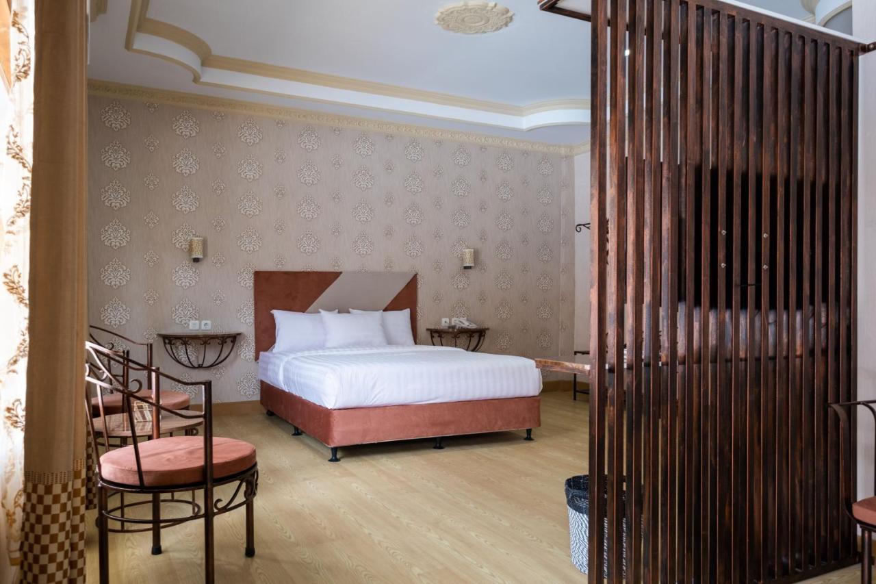 Sartini Inn Jogja Yogyakarta Exterior photo