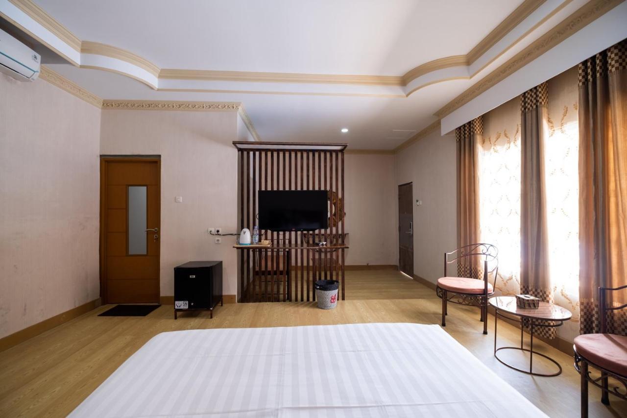 Sartini Inn Jogja Yogyakarta Exterior photo