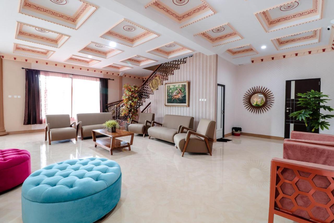 Sartini Inn Jogja Yogyakarta Exterior photo