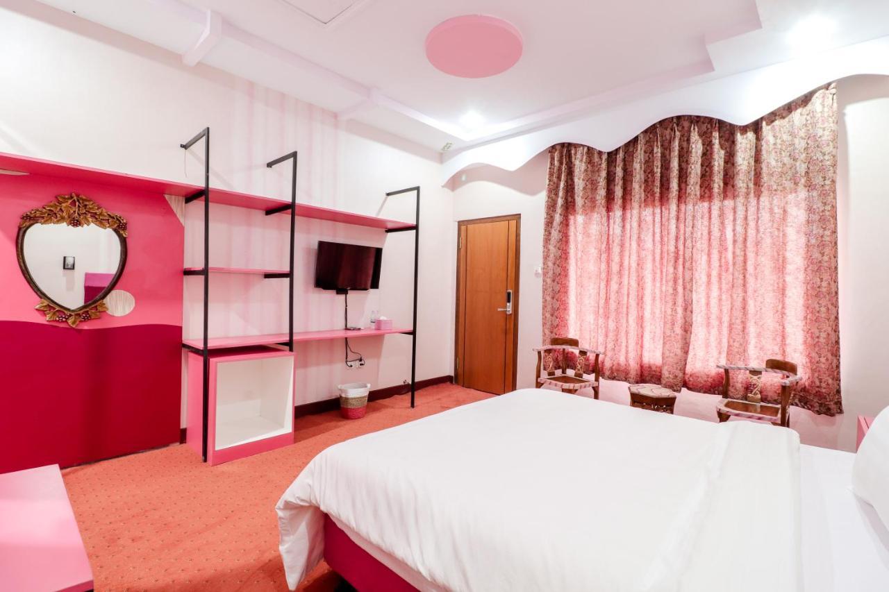 Sartini Inn Jogja Yogyakarta Exterior photo