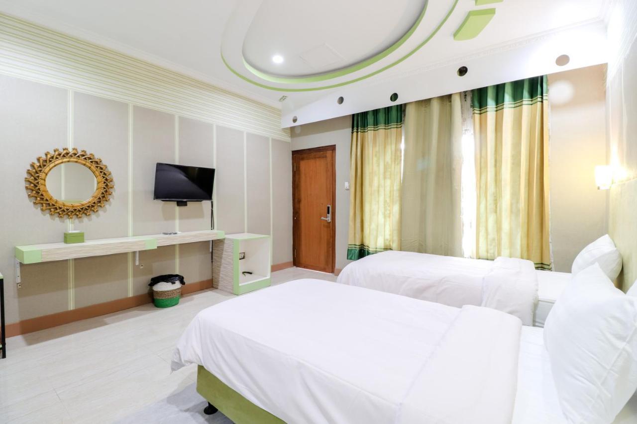 Sartini Inn Jogja Yogyakarta Exterior photo