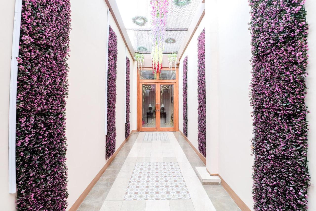 Sartini Inn Jogja Yogyakarta Exterior photo